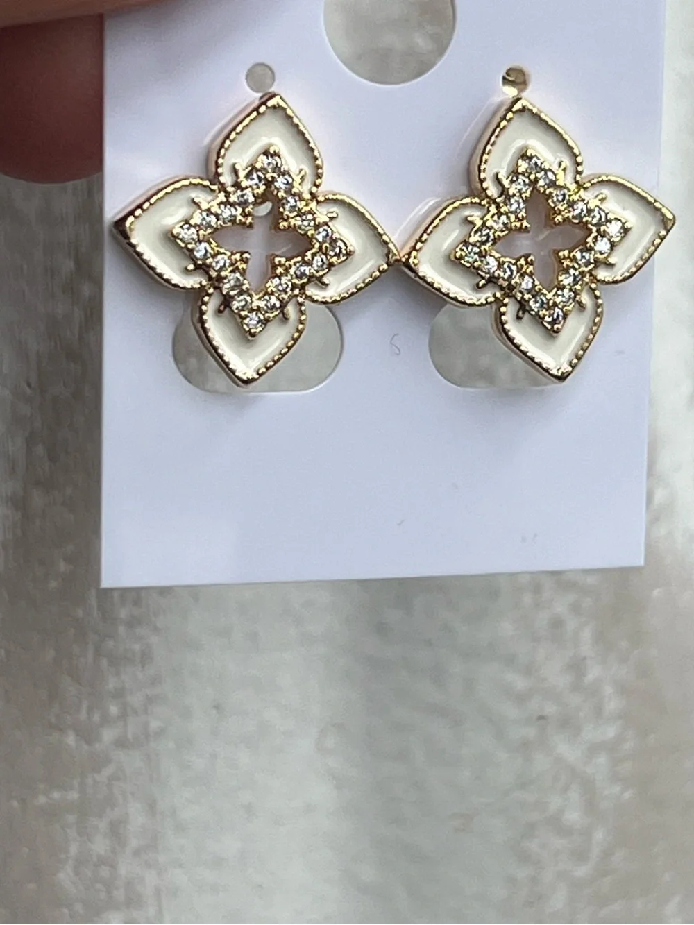 ⭐️-Gold and Cream Floral Stud Earrings with pavé floral cut out center
